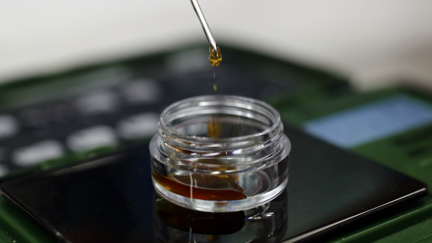 THC Cannabis Oil for Sale in Europe with Pure Extracts