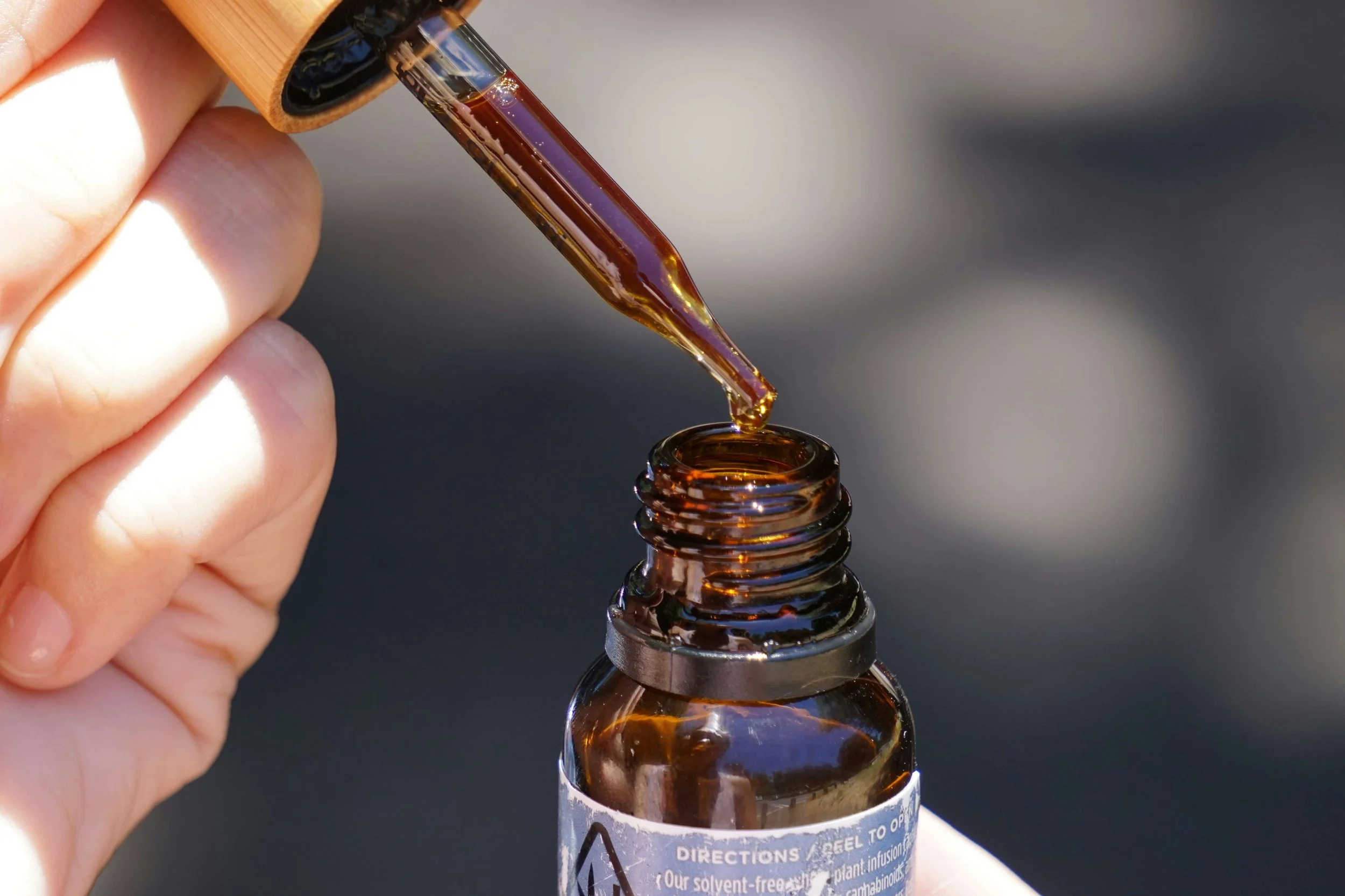 Cannabis Tincture UK – Strongest THC Gummies, Vape Pens & Pre-rolls
